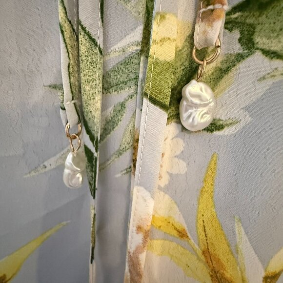 CeCe Floral Peplum Blouse with Tie-Back Detail – NWT – Size M – Sky/Peach/Green - Picture 4 of 5